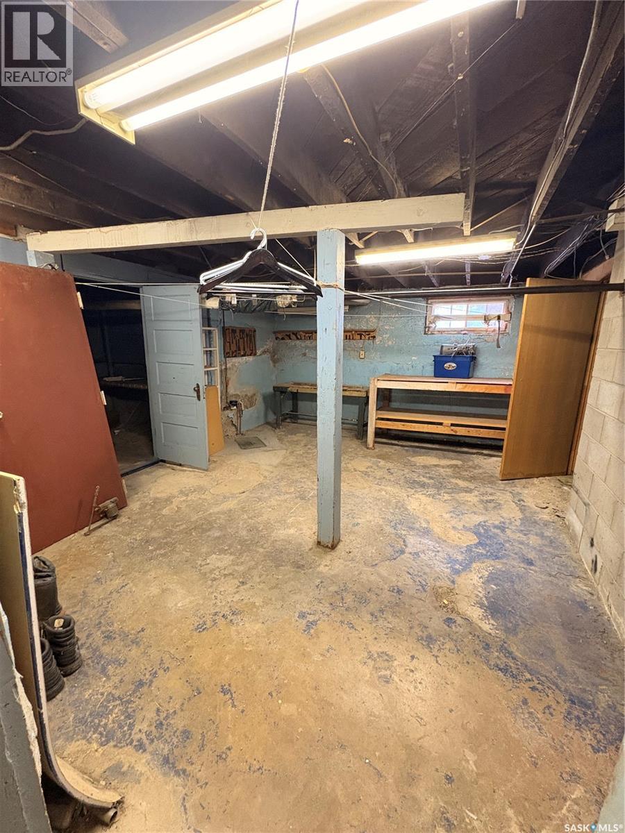 1102 Grafton Avenue, Moose Jaw, Saskatchewan  S6H 3S5 - Photo 22 - SK029493