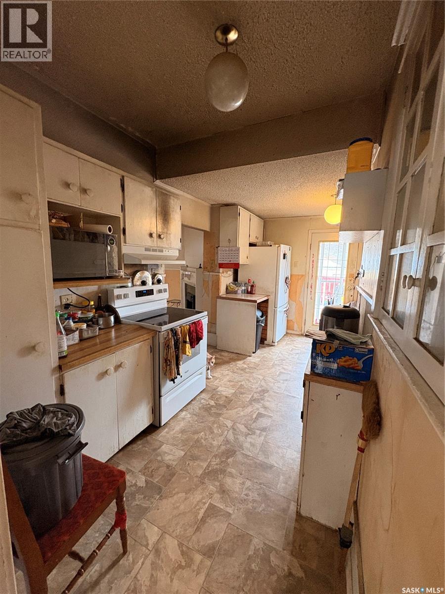 1102 Grafton Avenue, Moose Jaw, Saskatchewan  S6H 3S5 - Photo 8 - SK029493