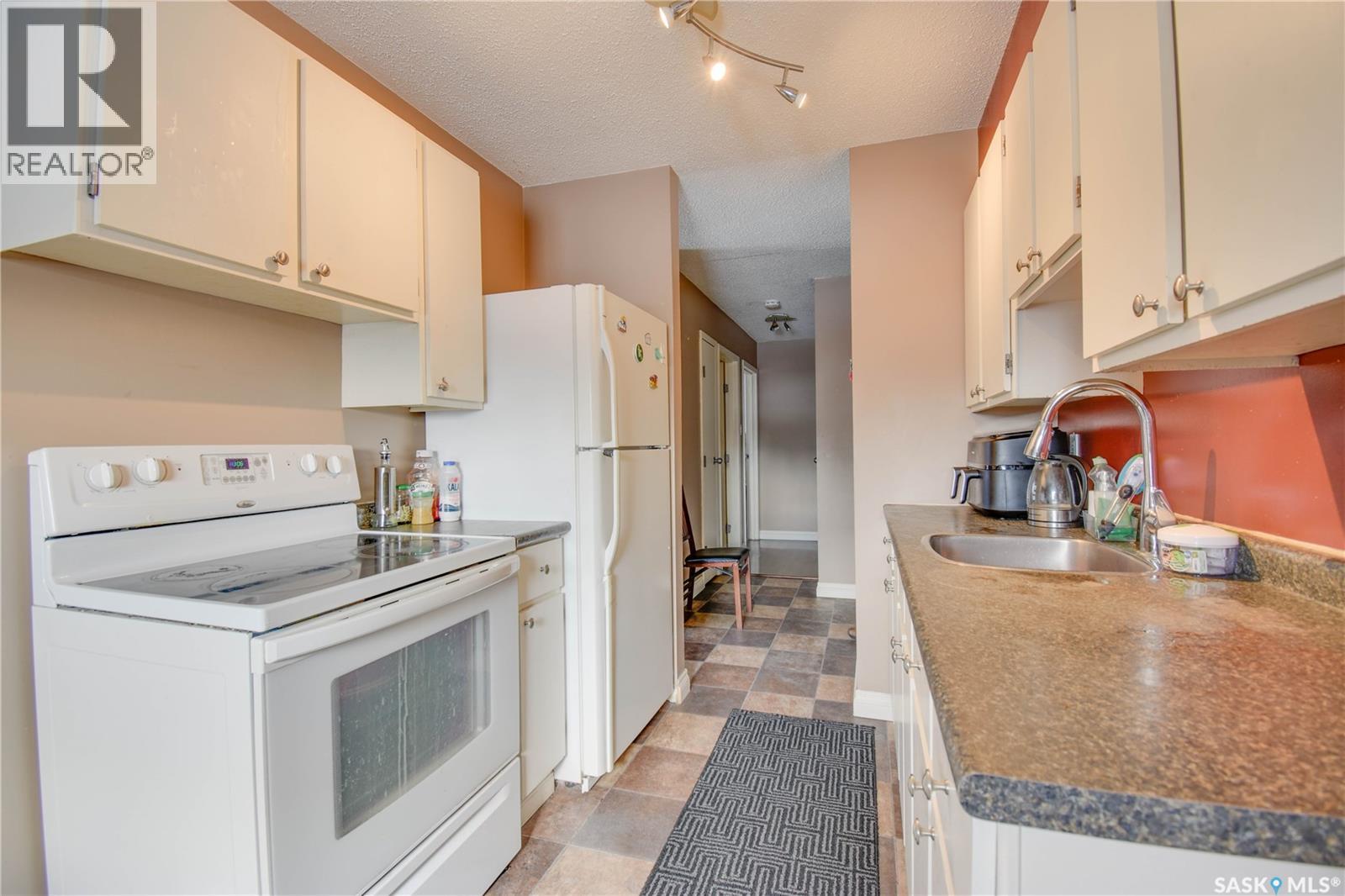 18 116 Acadia Court, Saskatoon, Saskatchewan  S7H 4T7 - Photo 4 - SK029454