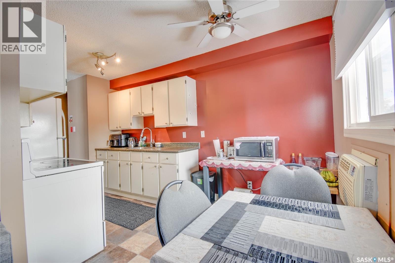 18 116 Acadia Court, Saskatoon, Saskatchewan  S7H 4T7 - Photo 5 - SK029454