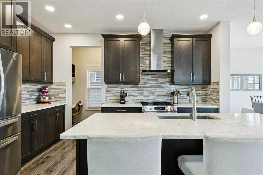 331 Hillcrest Heights Sw, Airdrie, Alberta  T4B 4C1 - Photo 5 - A2285014