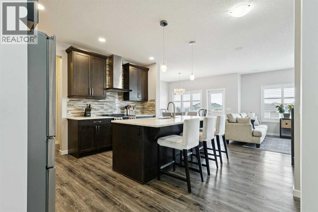 331 Hillcrest Heights Sw, Airdrie, Alberta  T4B 4C1 - Photo 4 - A2285014