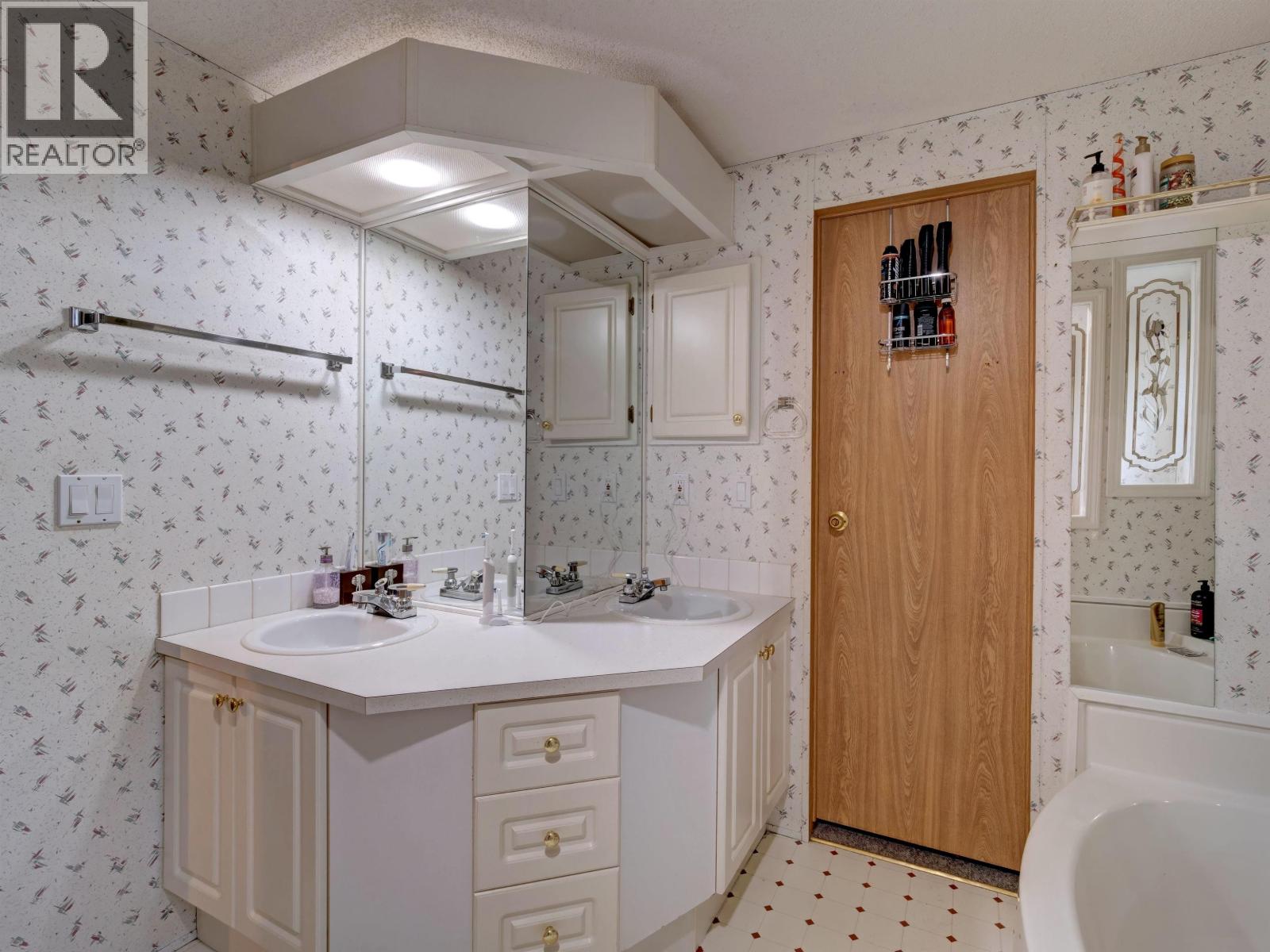 28 5575 Mason Road, Sechelt, British Columbia  V7Z 0K9 - Photo 27 - R3082745