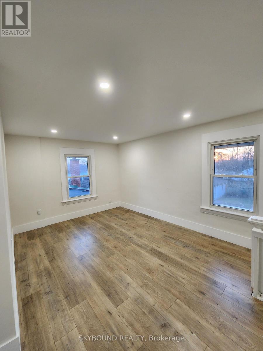 #3 - 346 Queenston Street, St. Catharines, Ontario  L2P 2X4 - Photo 3 - X12834762