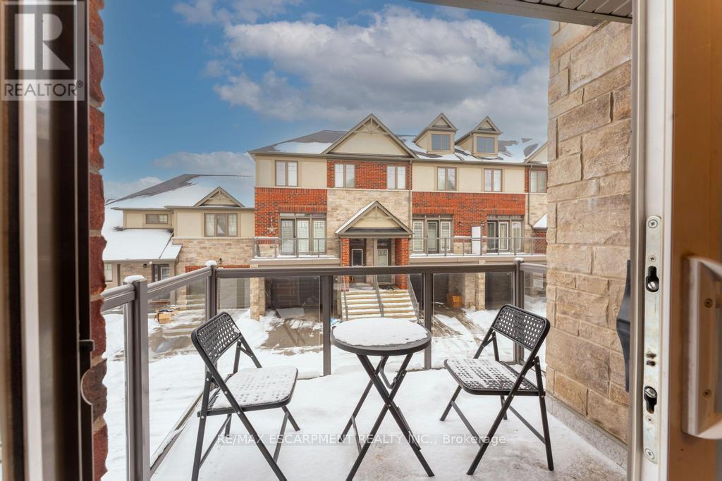 4 Andruss Lane, Hamilton, Ontario  L9G 0G7 - Photo 10 - X12834838