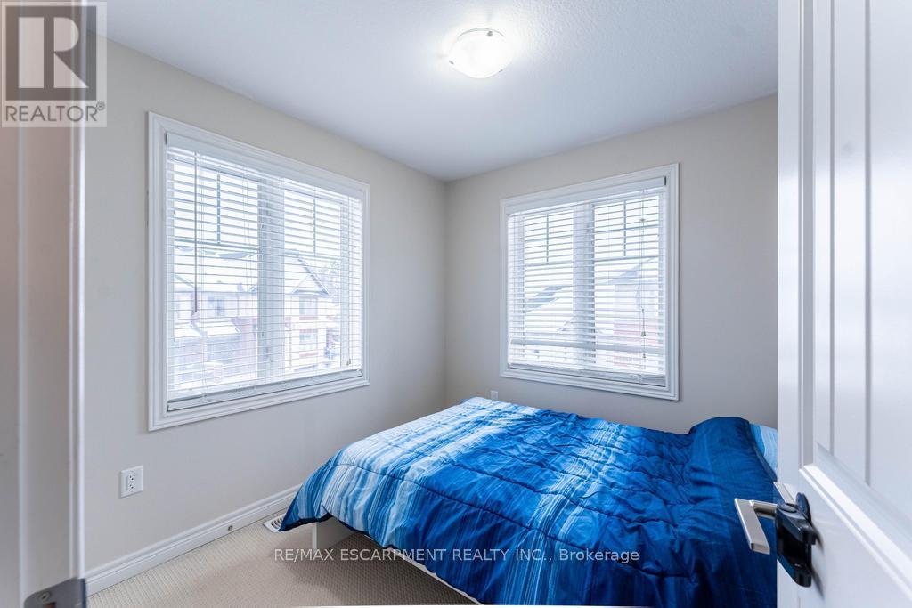 4 Andruss Lane, Hamilton, Ontario  L9G 0G7 - Photo 15 - X12834838