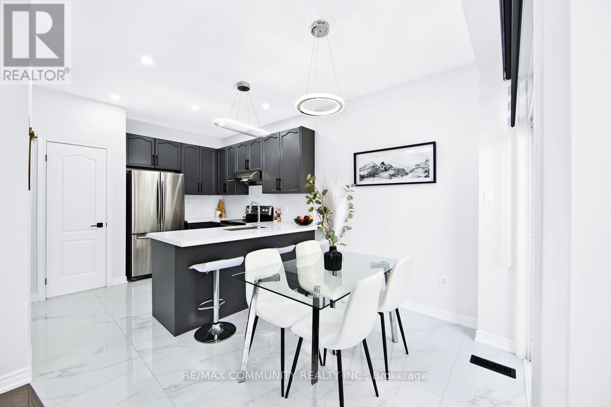 37 Mantle Avenue, Whitchurch-Stouffville, Ontario  L4A 0M7 - Photo 13 - N12825294