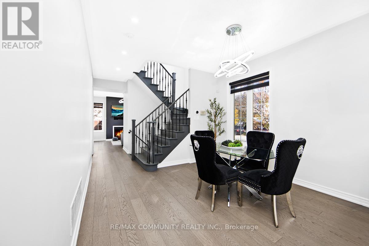 37 Mantle Avenue, Whitchurch-Stouffville, Ontario  L4A 0M7 - Photo 7 - N12825294