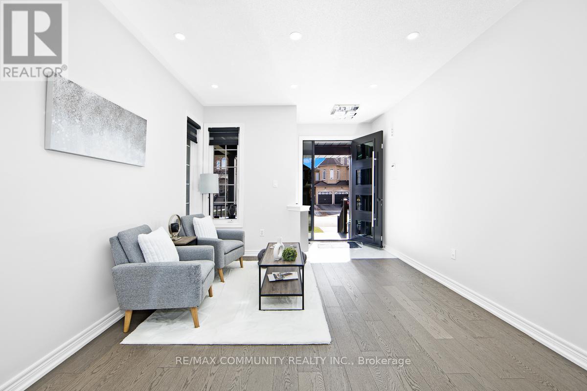 37 Mantle Avenue, Whitchurch-Stouffville, Ontario  L4A 0M7 - Photo 6 - N12825294