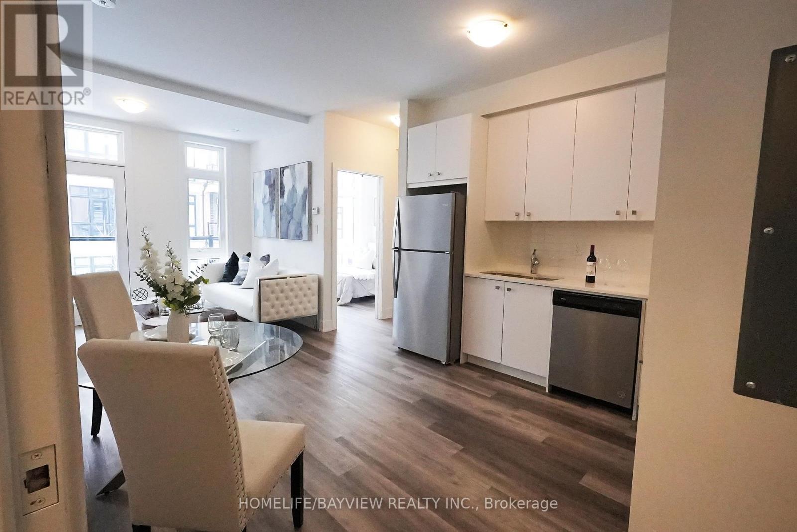 17 - 8 Sayers Lane, Richmond Hill, Ontario  L4E 1J4 - Photo 2 - N12825764