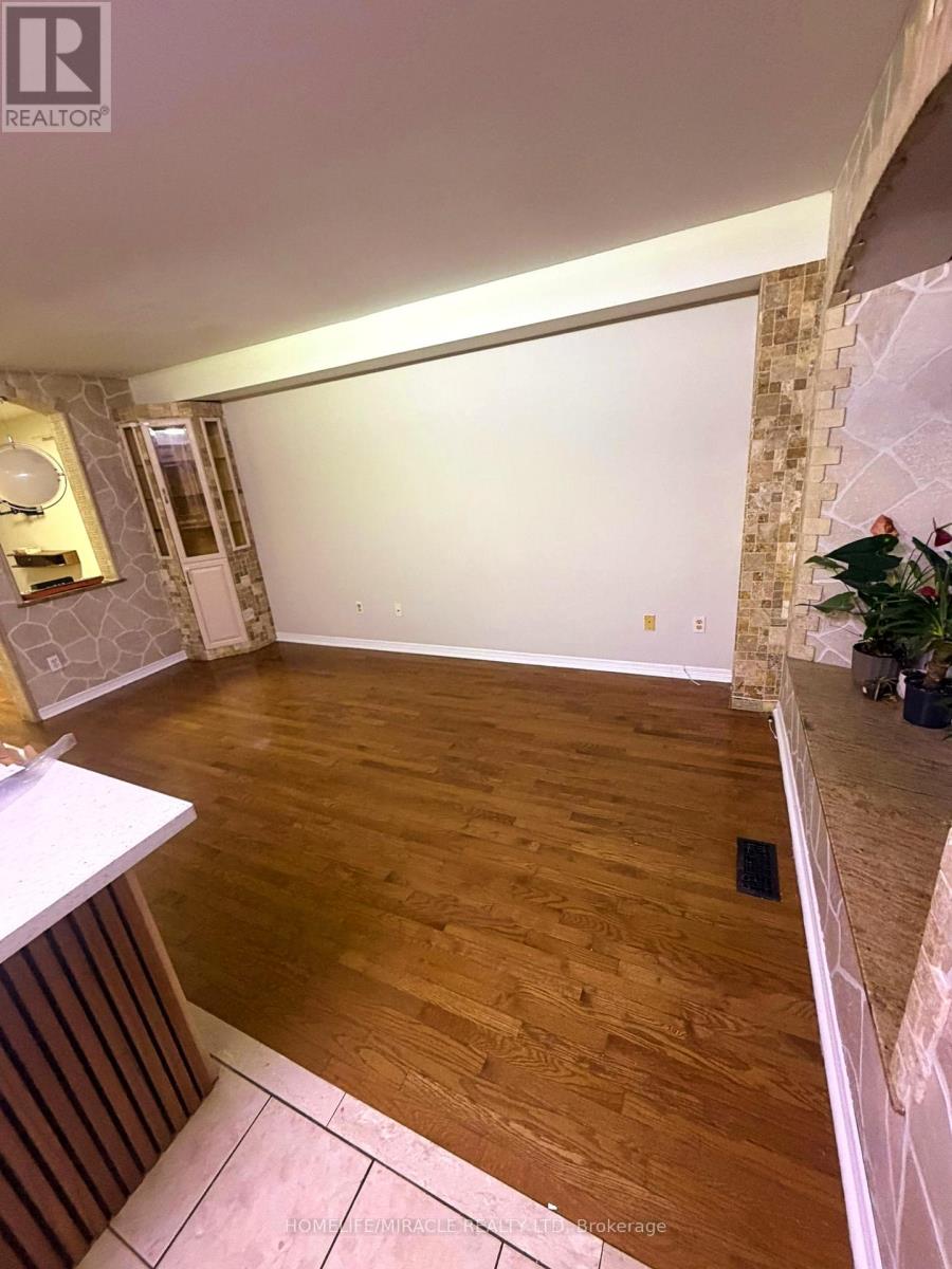 18 Vintage Gate, Brampton, Ontario  L6X 5C4 - Photo 11 - W12799722