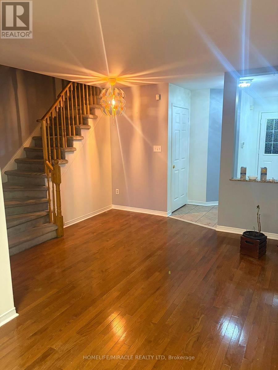 18 Vintage Gate, Brampton, Ontario  L6X 5C4 - Photo 3 - W12799722