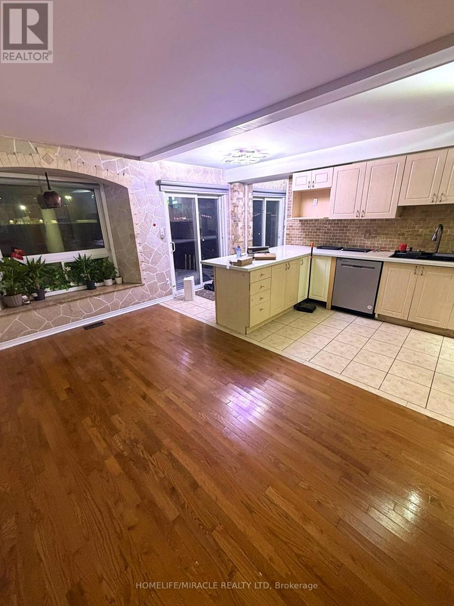 18 Vintage Gate, Brampton, Ontario  L6X 5C4 - Photo 6 - W12799722