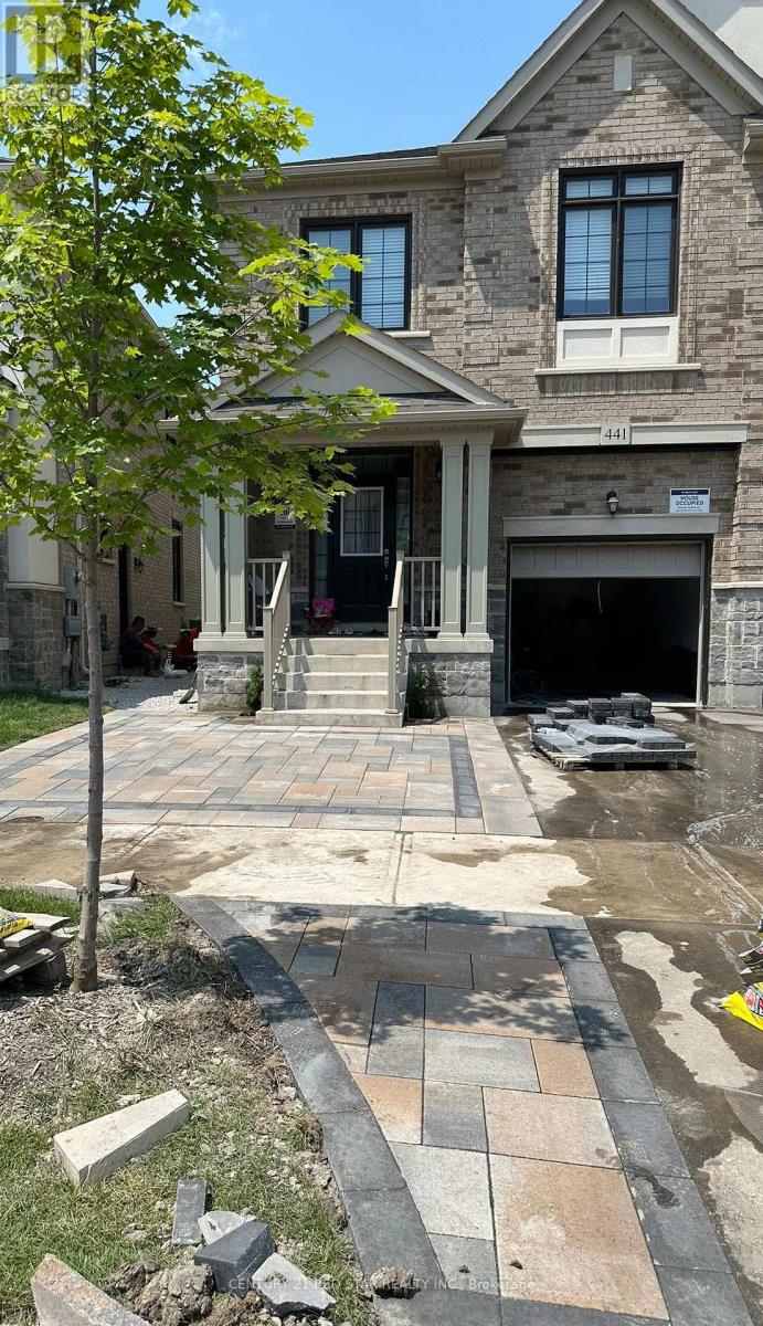 441 Bergamot Avenue, Milton, Ontario  L9E 1T9 - Photo 3 - W12834462