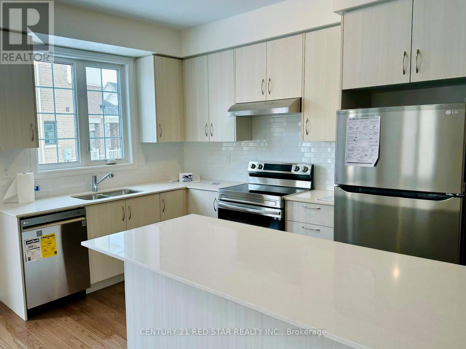 441 Bergamot Avenue, Milton, Ontario  L9E 1T9 - Photo 10 - W12834462