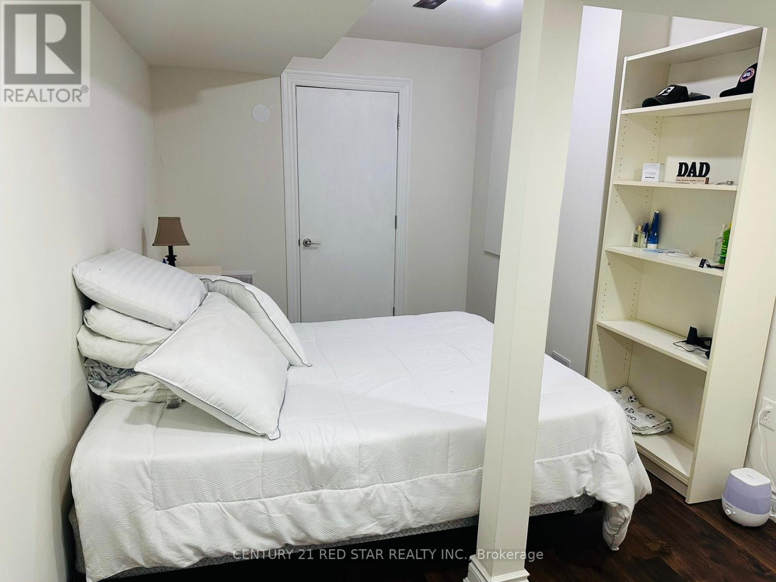 441 Bergamot Avenue, Milton, Ontario  L9E 1T9 - Photo 22 - W12834462