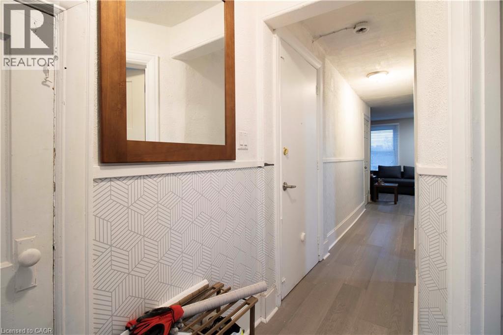 417 King Street W, Hamilton, Ontario  L8P 1B5 - Photo 3 - 40808717