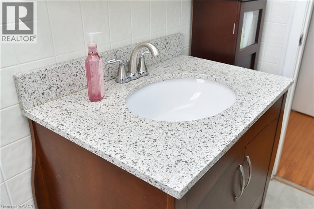 682 W Mohawk Road W, Hamilton, Ontario  L9C 1X8 - Photo 27 - 40808253