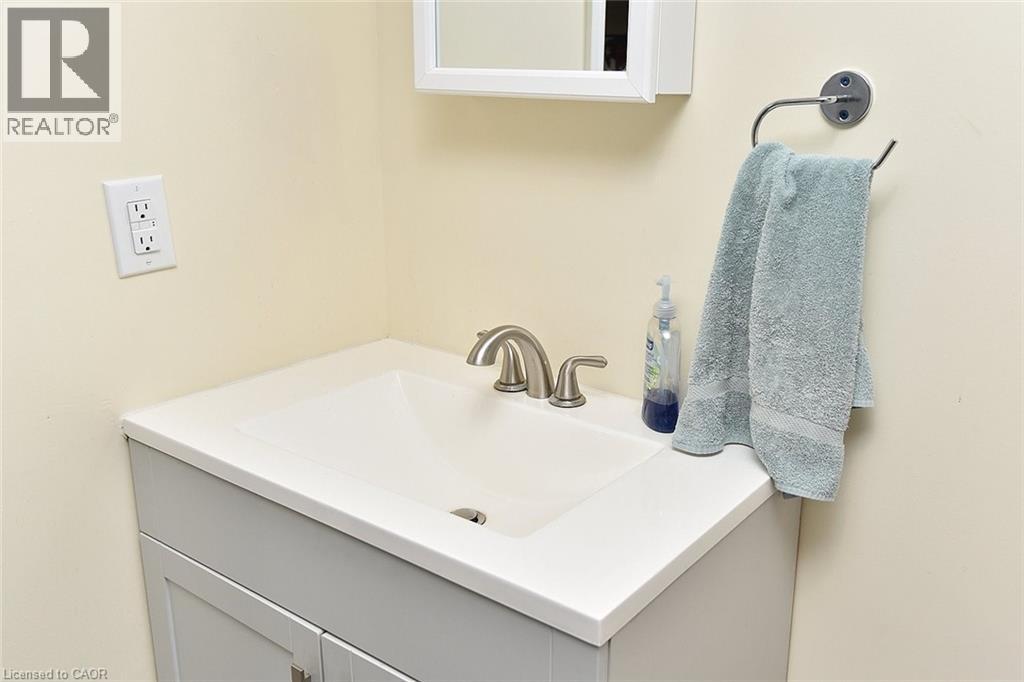 682 W Mohawk Road W, Hamilton, Ontario  L9C 1X8 - Photo 32 - 40808253