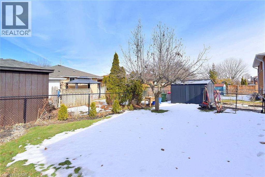 682 W Mohawk Road W, Hamilton, Ontario  L9C 1X8 - Photo 39 - 40808253