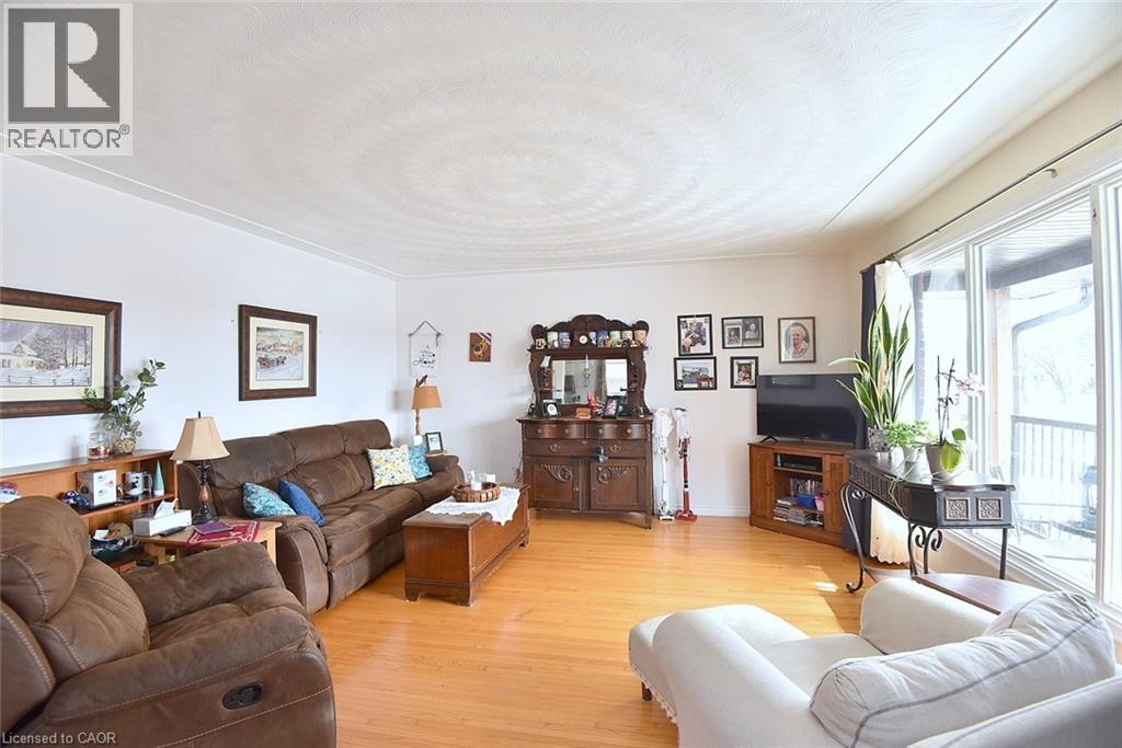 682 W Mohawk Road W, Hamilton, Ontario  L9C 1X8 - Photo 9 - 40808253