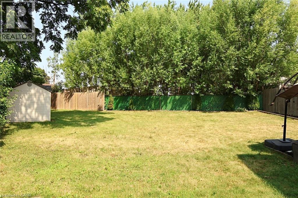 9 Duncairn Court, Hamilton, Ontario  L9C 6G2 - Photo 4 - 40808566