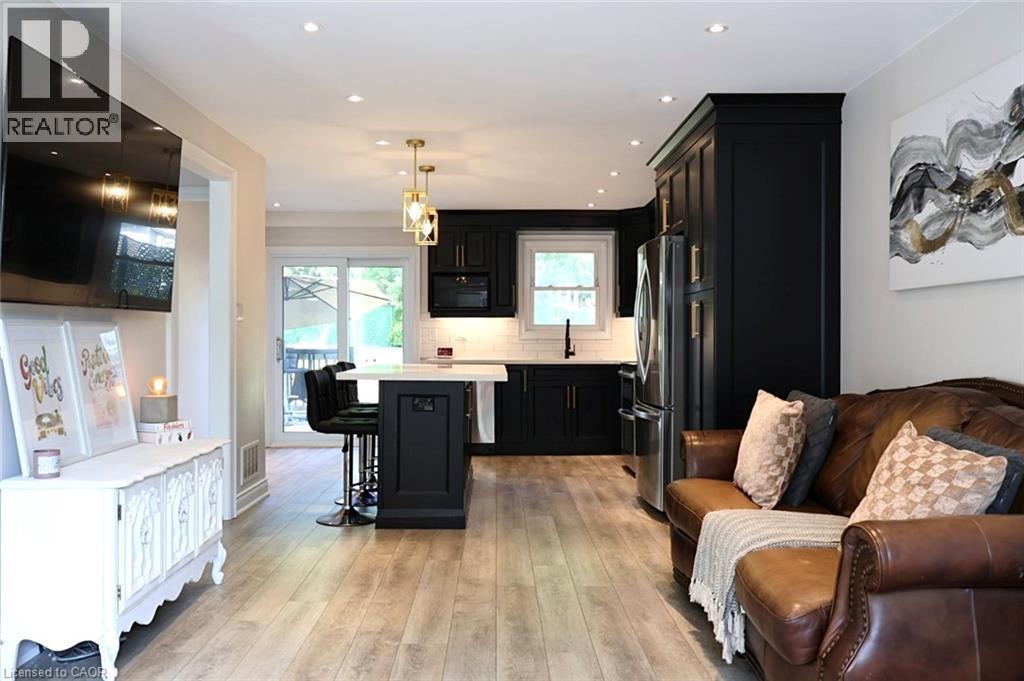 9 Duncairn Court, Hamilton, Ontario  L9C 6G2 - Photo 10 - 40808566