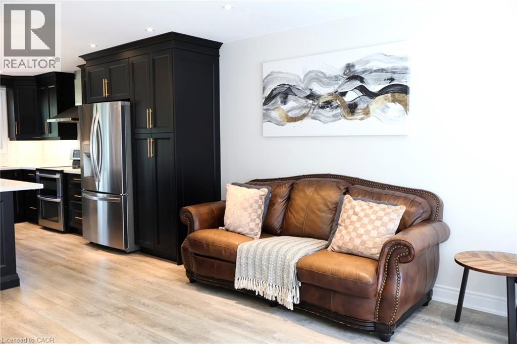 9 Duncairn Court, Hamilton, Ontario  L9C 6G2 - Photo 11 - 40808566