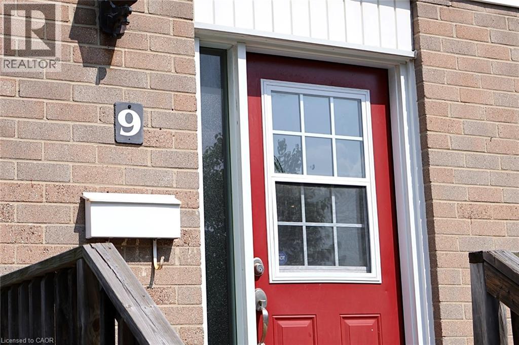 9 Duncairn Court, Hamilton, Ontario  L9C 6G2 - Photo 2 - 40808566