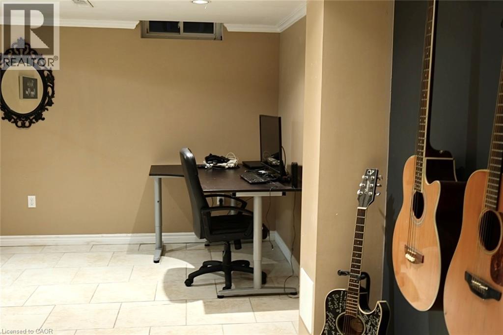 9 Duncairn Court, Hamilton, Ontario  L9C 6G2 - Photo 43 - 40808566