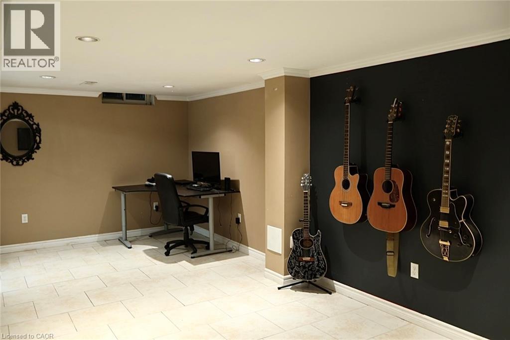 9 Duncairn Court, Hamilton, Ontario  L9C 6G2 - Photo 41 - 40808566