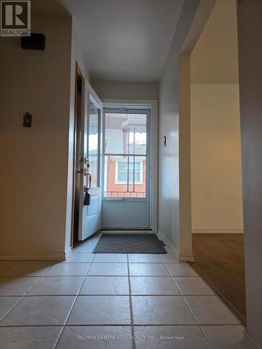 405 Rippleton Road, London North, Ontario  N6G 1M3 - Photo 2 - X12834976