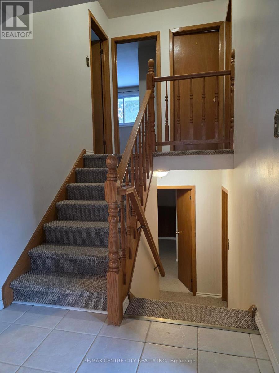 405 Rippleton Road, London North, Ontario  N6G 1M3 - Photo 9 - X12834976