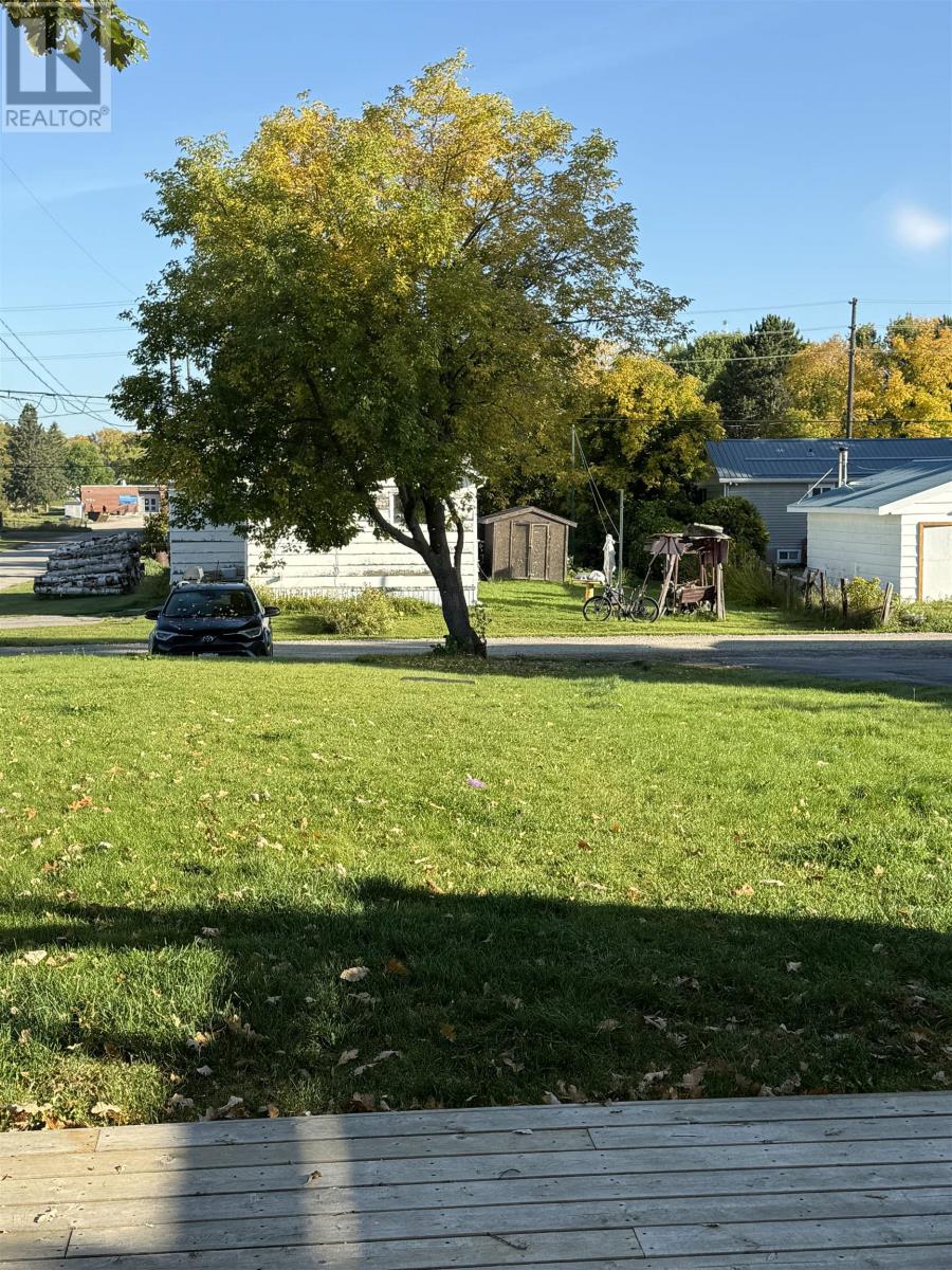 24 Queen St, Sioux Lookout, Ontario  P8T 1E8 - Photo 16 - TB2600328