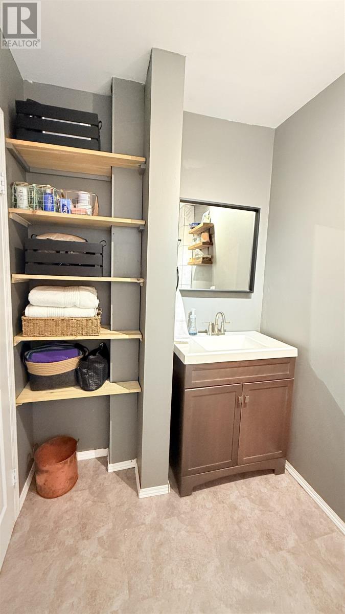 24 Queen St, Sioux Lookout, Ontario  P8T 1E8 - Photo 9 - TB2600328