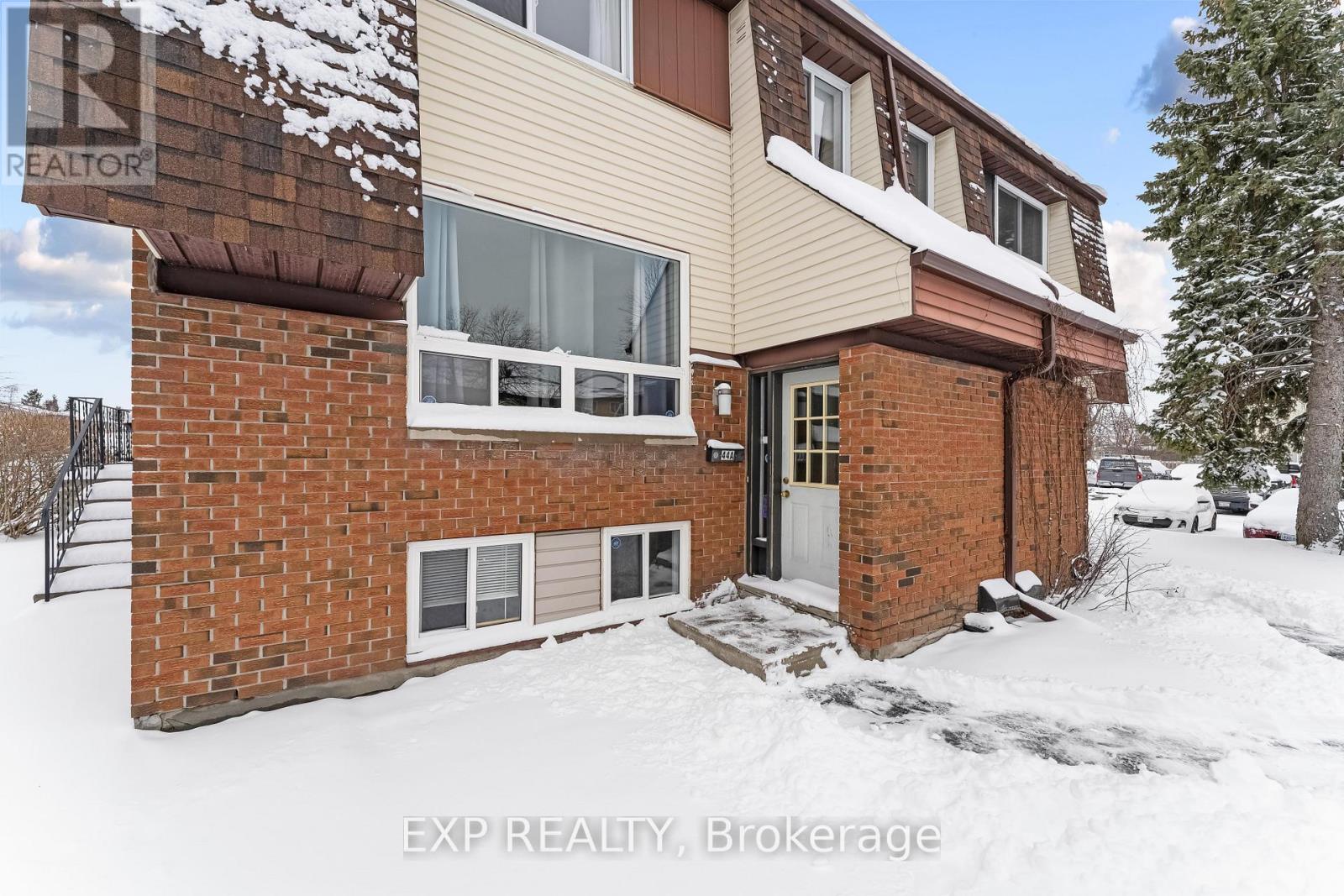 52 - 44a Woodvale Green, Ottawa, Ontario  K2G 4H4 - Photo 3 - X12834994