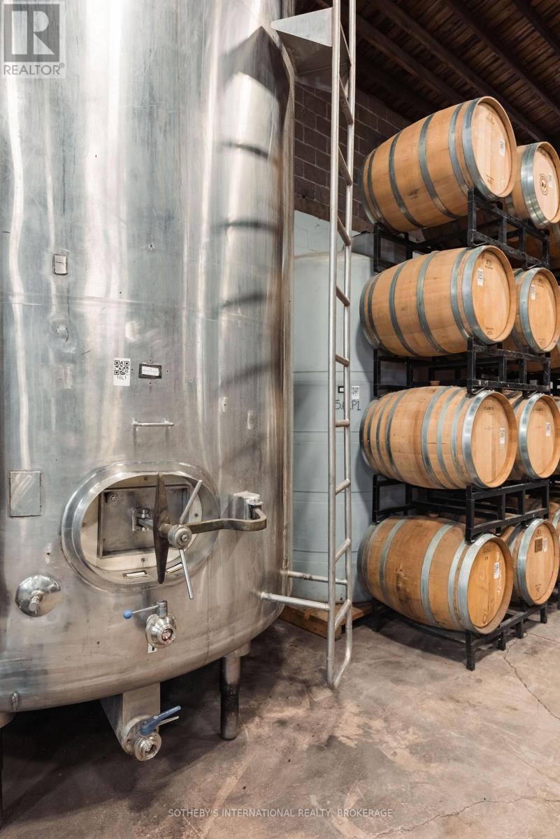 1339 Lakeshore Road, Niagara-On-The-Lake (Lakeshore), Ontario  L0S 1J0 - Photo 27 - X12835012