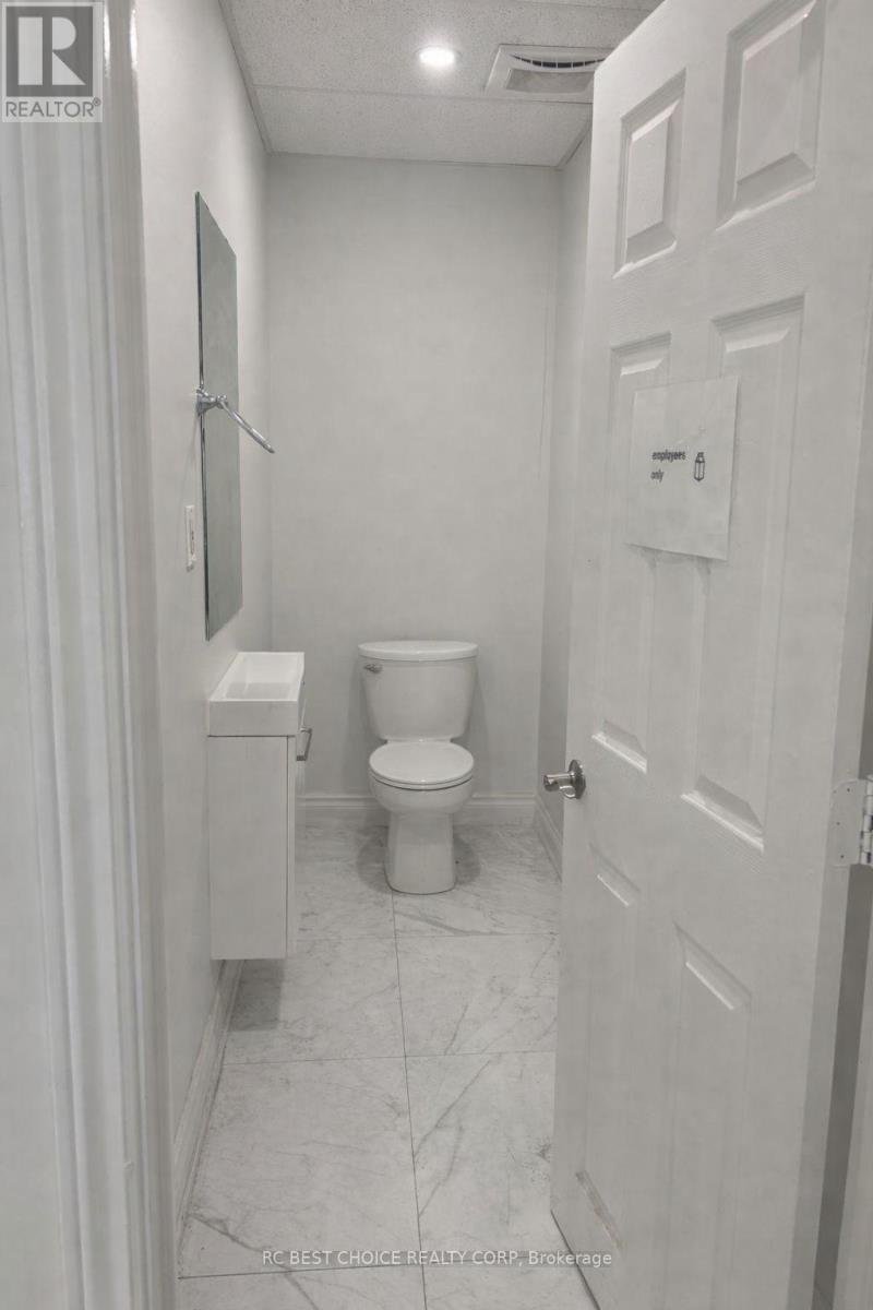 706 Bloor Street W, Toronto, Ontario  M6G 1L5 - Photo 9 - C12771954