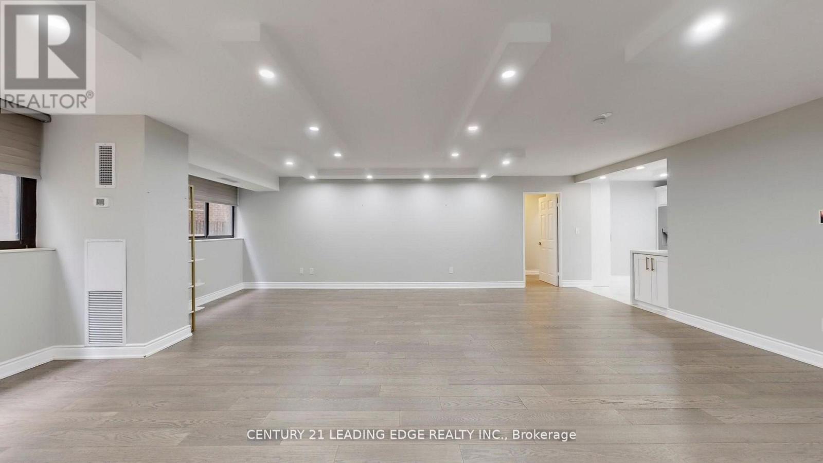 201 - 15 Mcmurrich Street, Toronto, Ontario M5R 3M6 - Photo 9 - C12834308