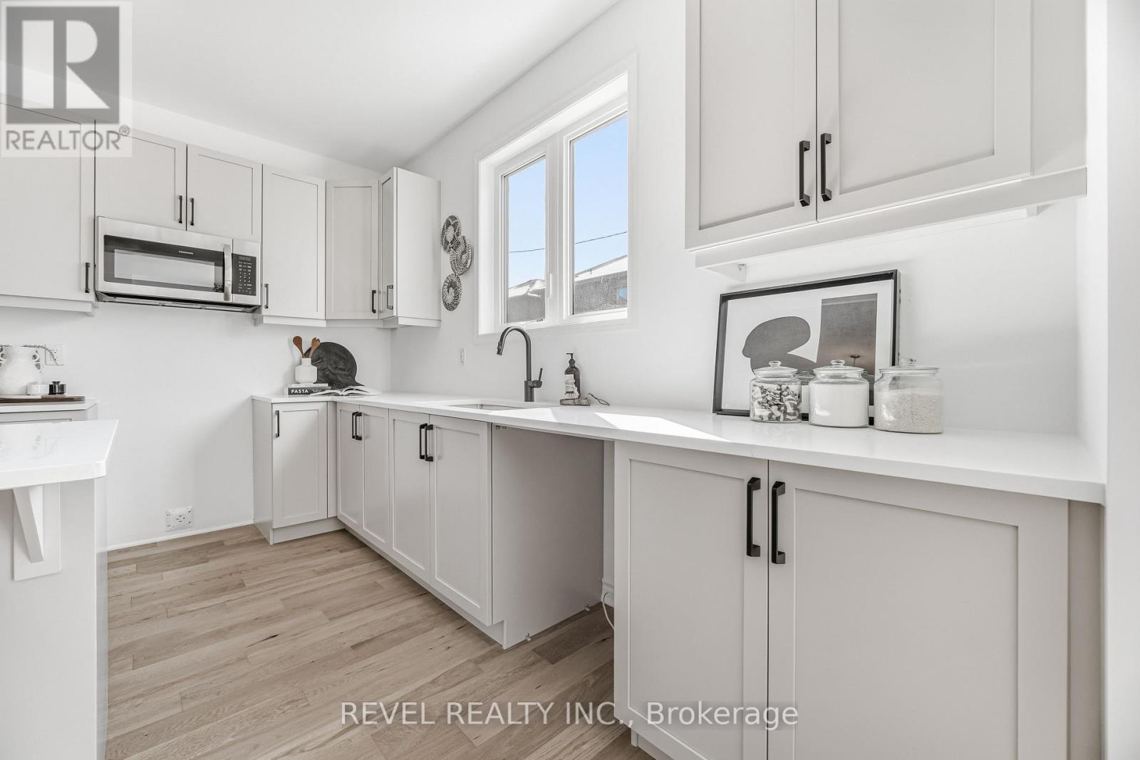 1394 Richardson Way, Milton, Ontario  L9E 2J8 - Photo 9 - W12828010