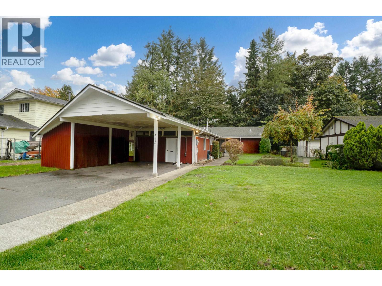 21254 117 Avenue, Maple Ridge, British Columbia  V2X 2H4 - Photo 1 - R3094657