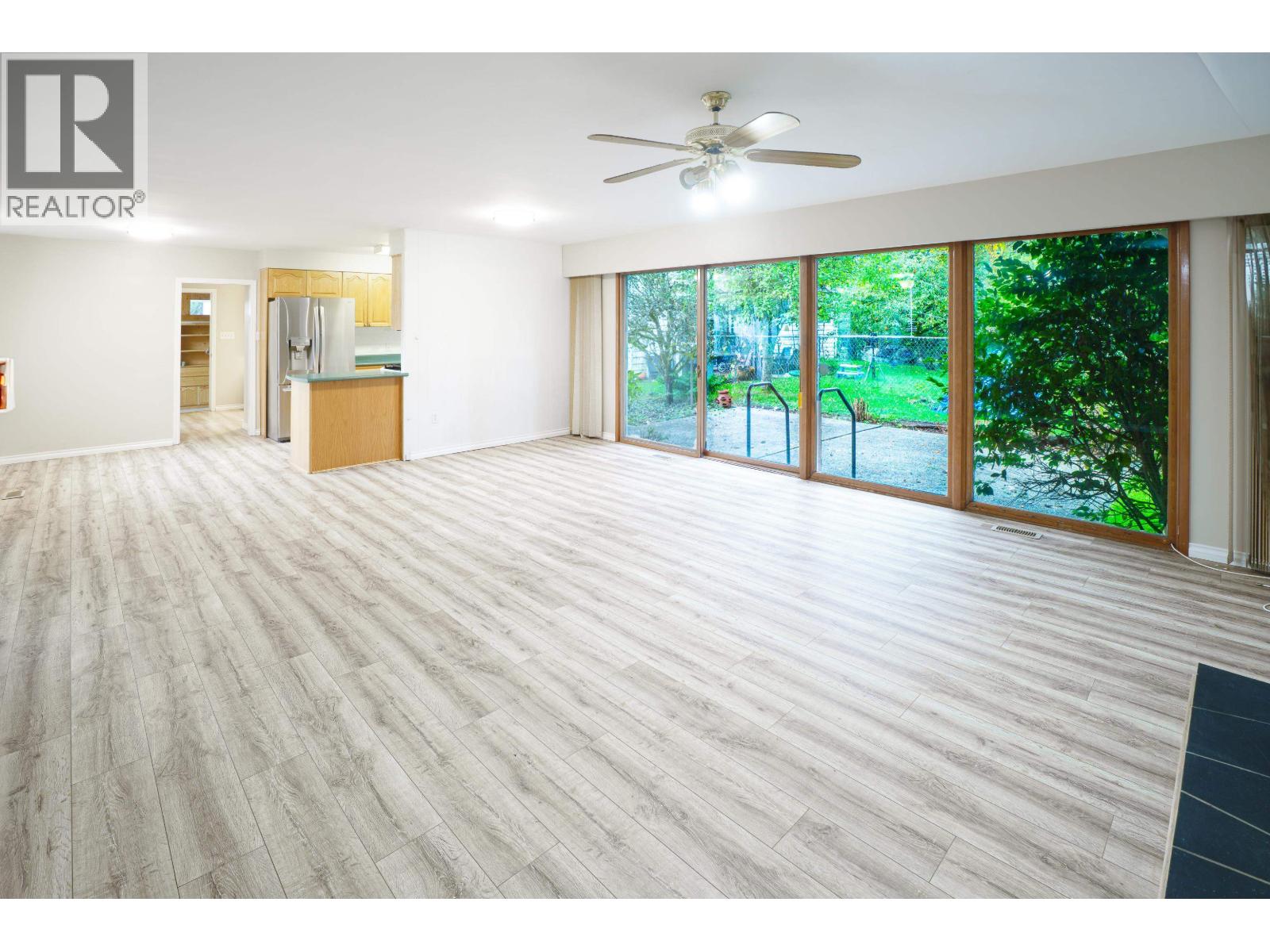 21254 117 Avenue, Maple Ridge, British Columbia  V2X 2H4 - Photo 6 - R3094657