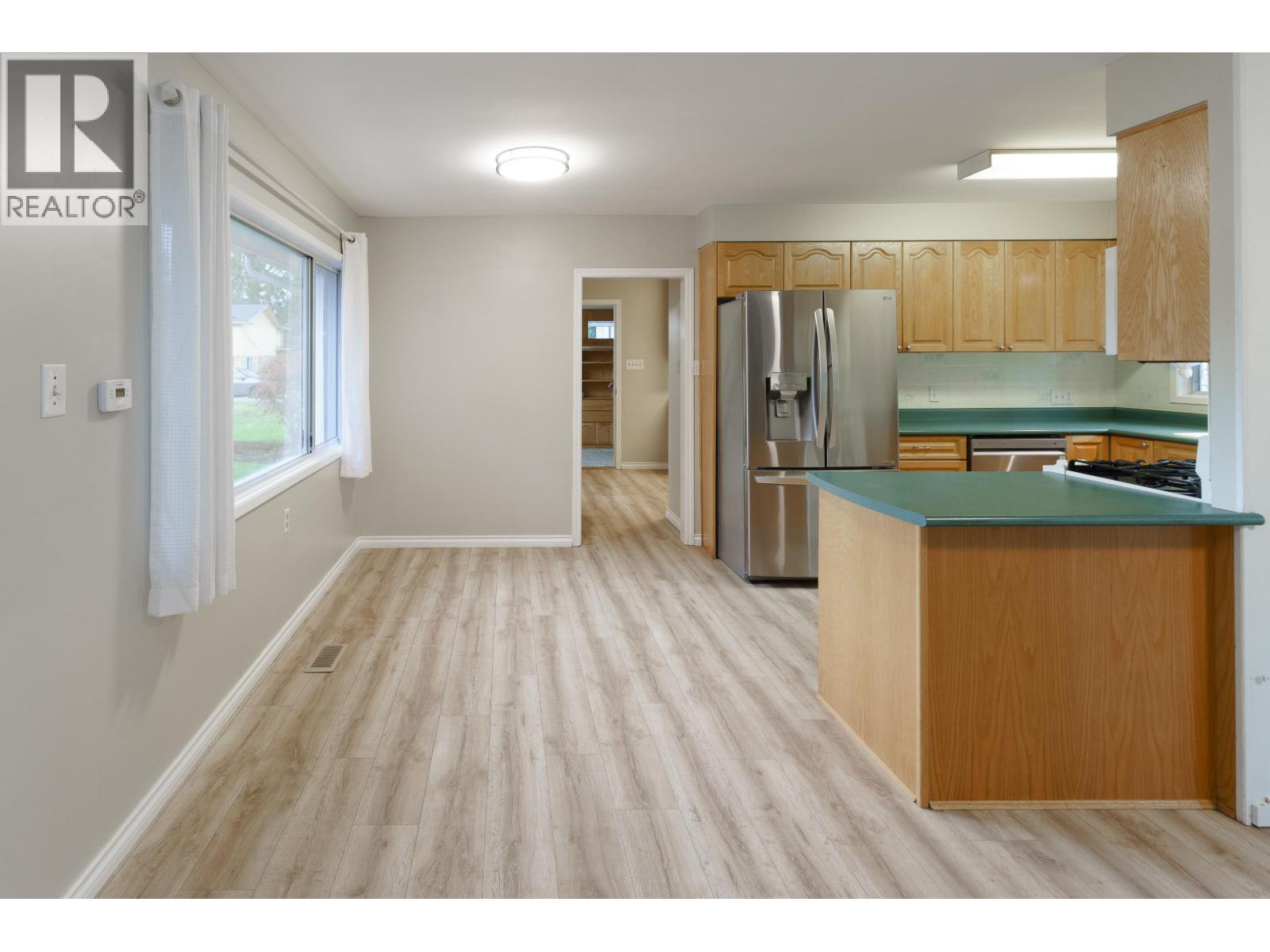 21254 117 Avenue, Maple Ridge, British Columbia  V2X 2H4 - Photo 8 - R3094657