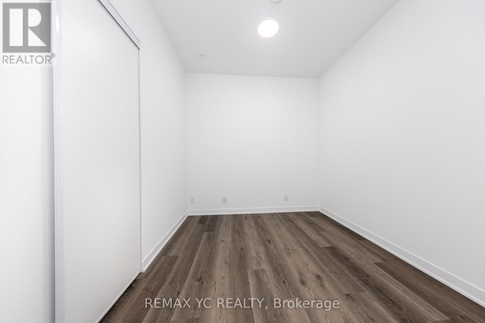 1007 - 180 Front Street E, Toronto, Ontario  M5A 0K9 - Photo 10 - C12835008