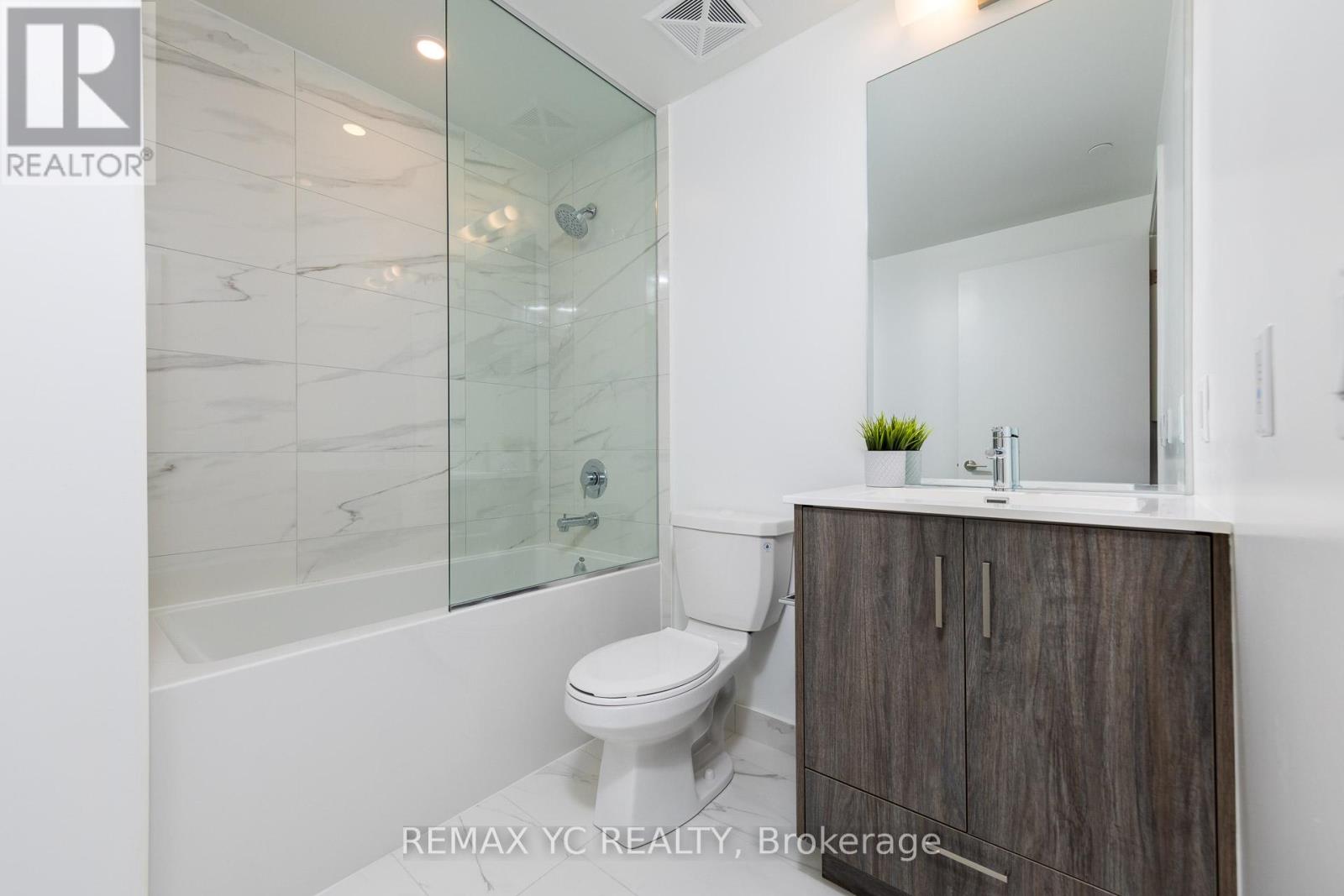 1007 - 180 Front Street E, Toronto, Ontario  M5A 0K9 - Photo 11 - C12835008