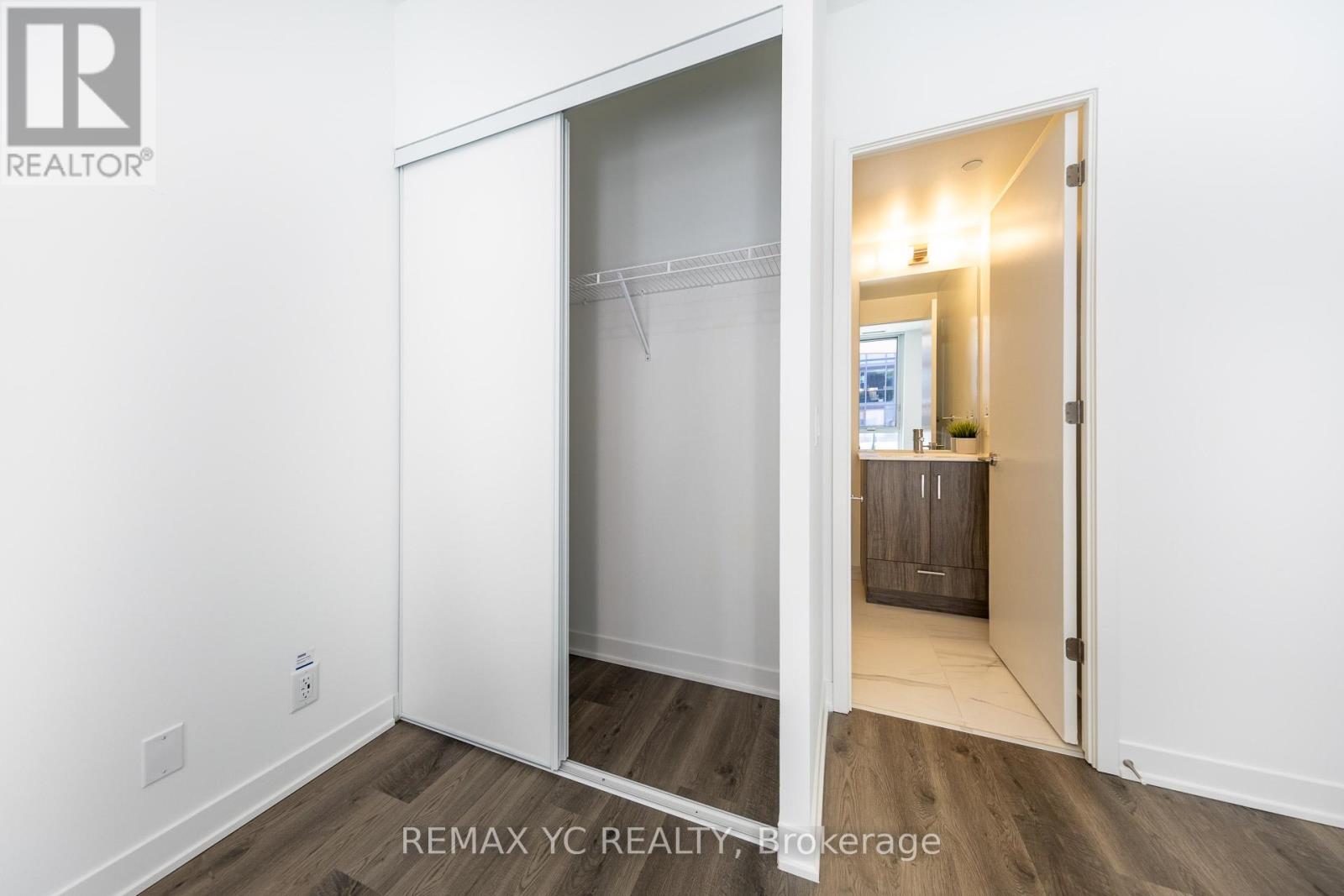 1007 - 180 Front Street E, Toronto, Ontario  M5A 0K9 - Photo 14 - C12835008