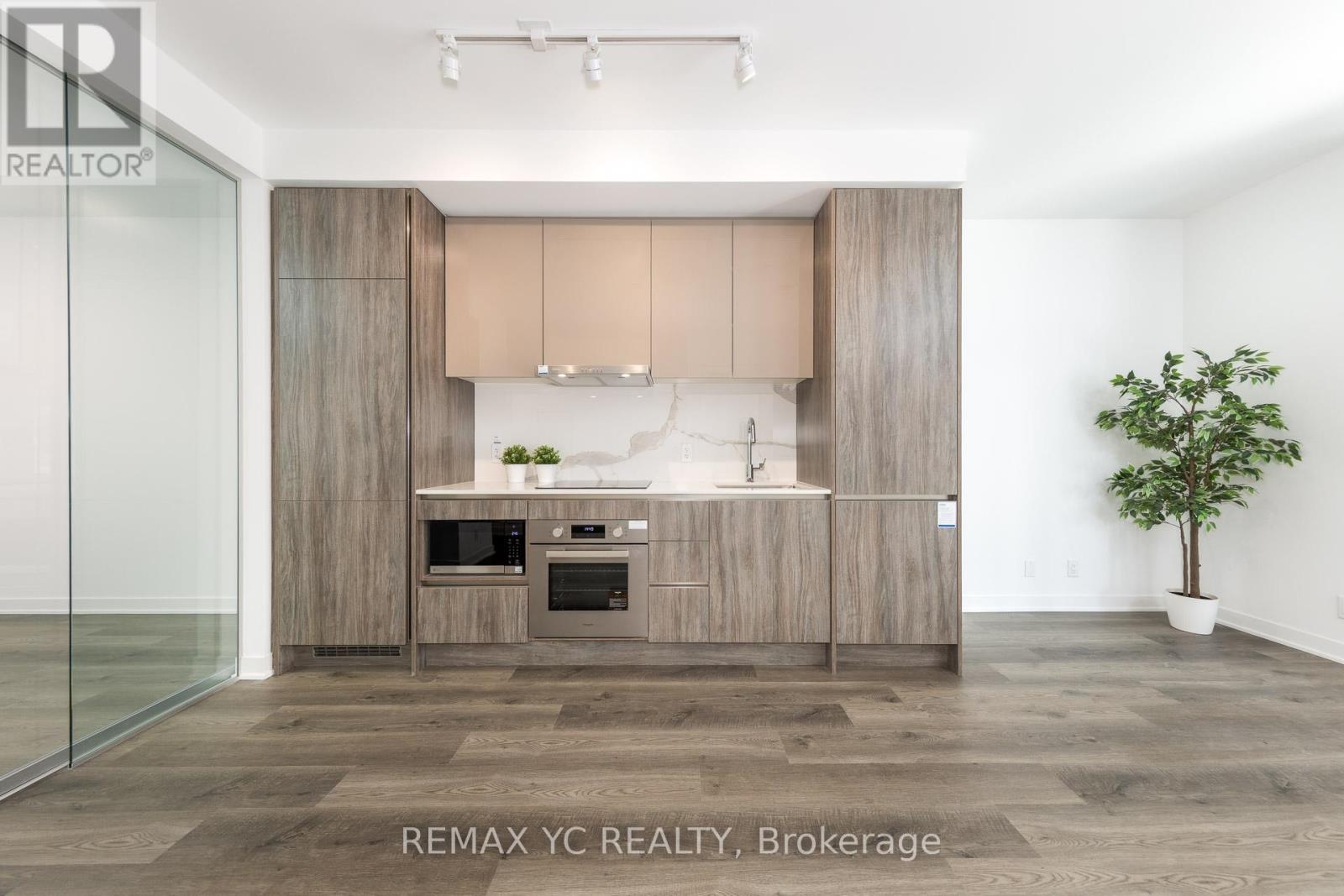 1007 - 180 Front Street E, Toronto, Ontario  M5A 0K9 - Photo 2 - C12835008