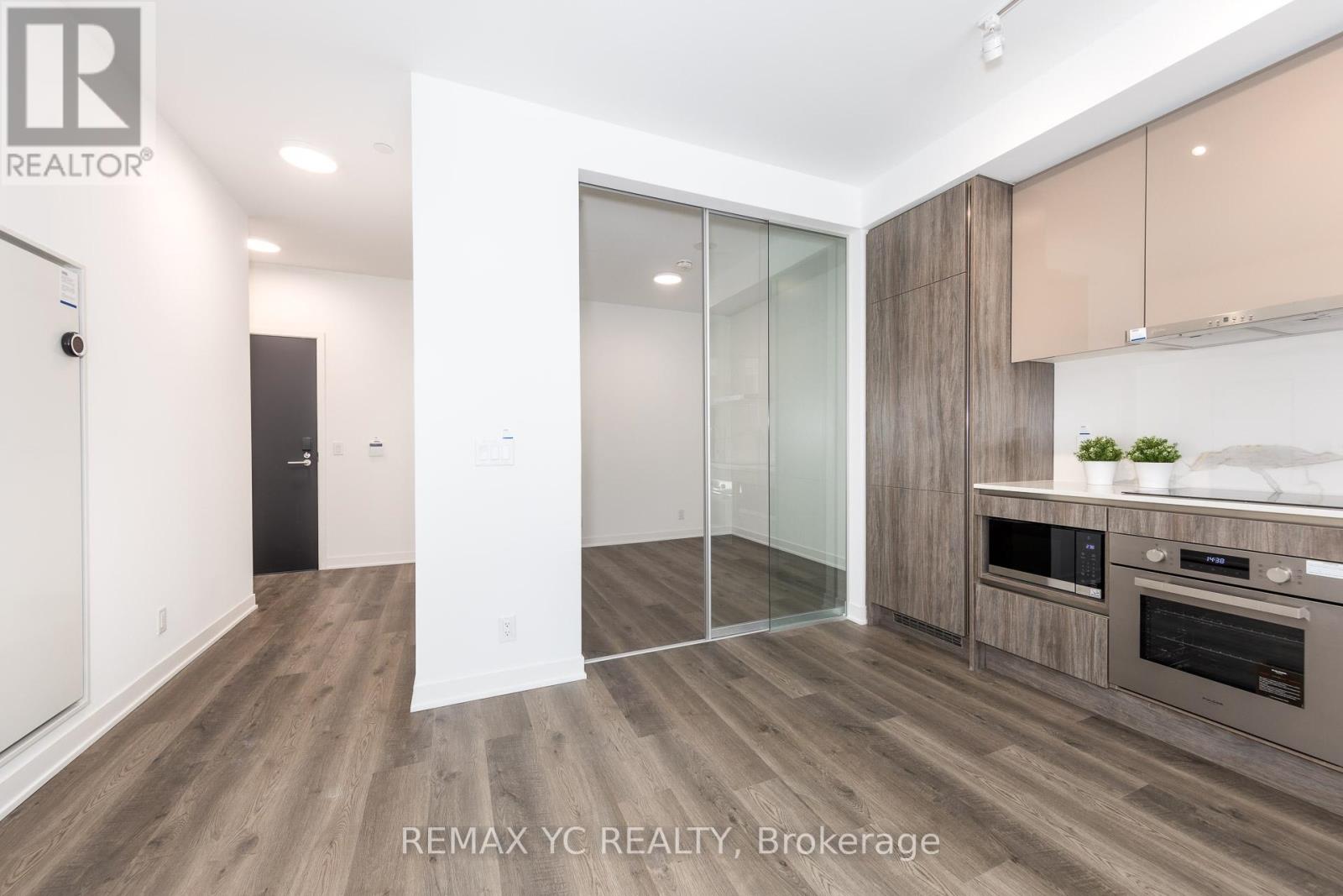 1007 - 180 Front Street E, Toronto, Ontario  M5A 0K9 - Photo 4 - C12835008