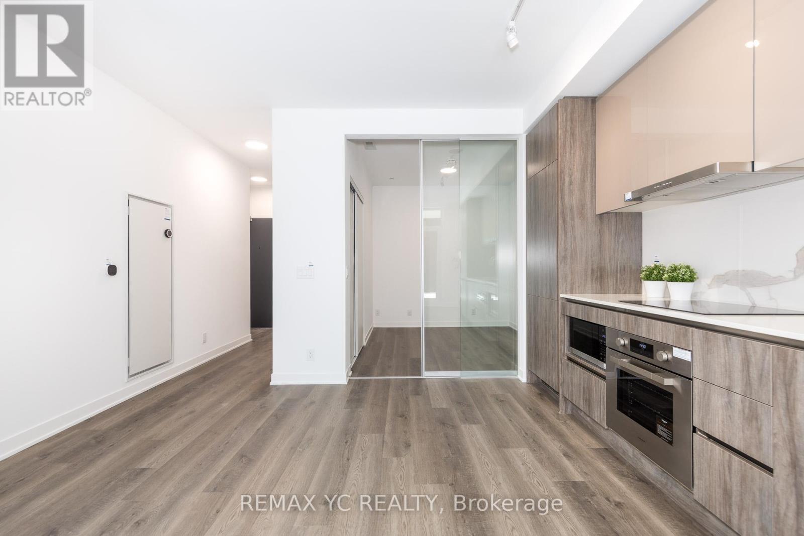 1007 - 180 Front Street E, Toronto, Ontario  M5A 0K9 - Photo 5 - C12835008