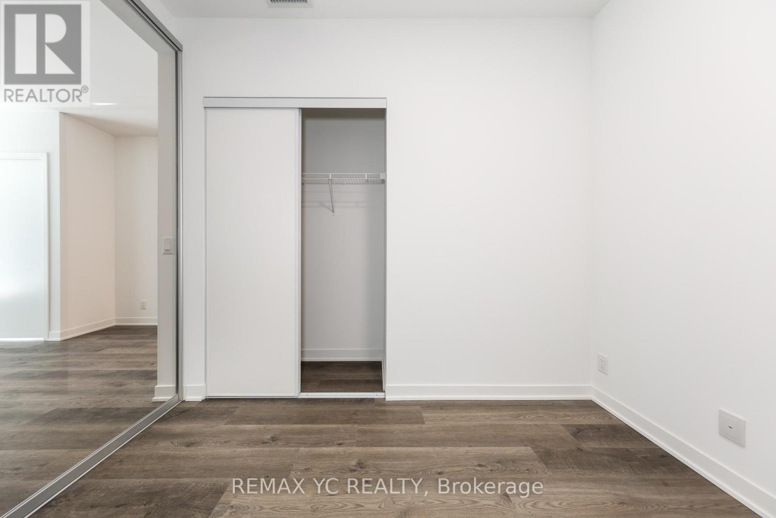 1007 - 180 Front Street E, Toronto, Ontario  M5A 0K9 - Photo 9 - C12835008